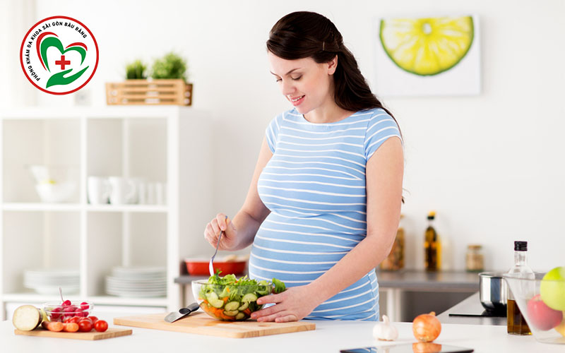 Chế độ dinh dưỡng cho mẹ bầu rất quan trọng cho làn da