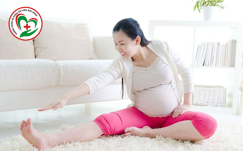 Ngồi căng cơ là bài tập tốt cho thai kỳ ở những tuần cuối
